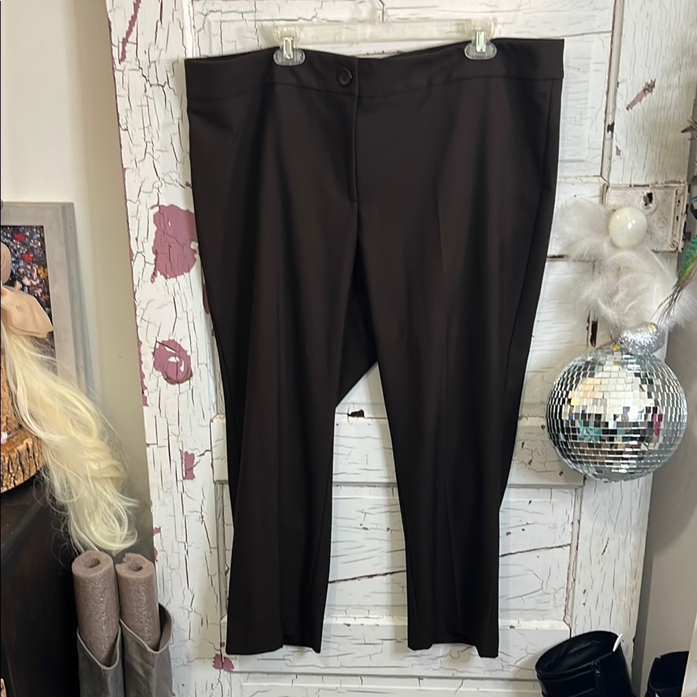 Karen Kane Brown Capris